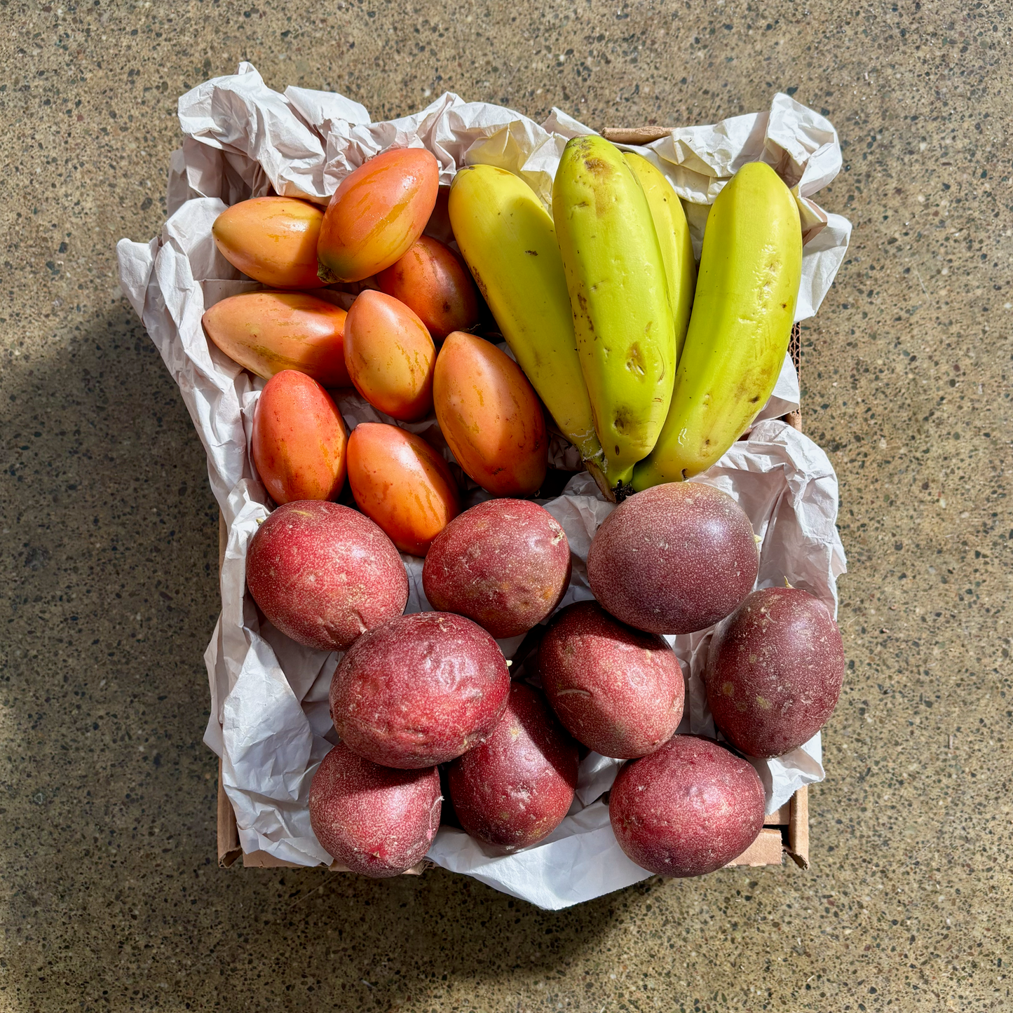 Jay's Organic Subtropical Fruit Box
