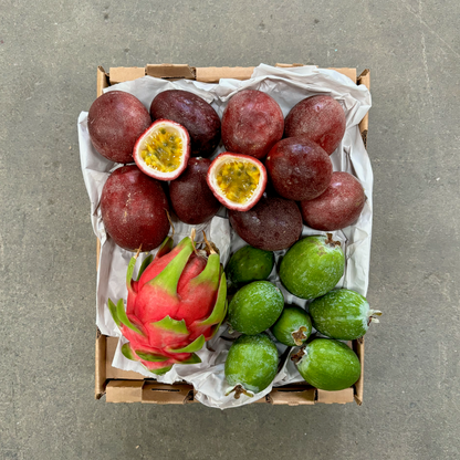 Jay's Organic Subtropical Fruit Box